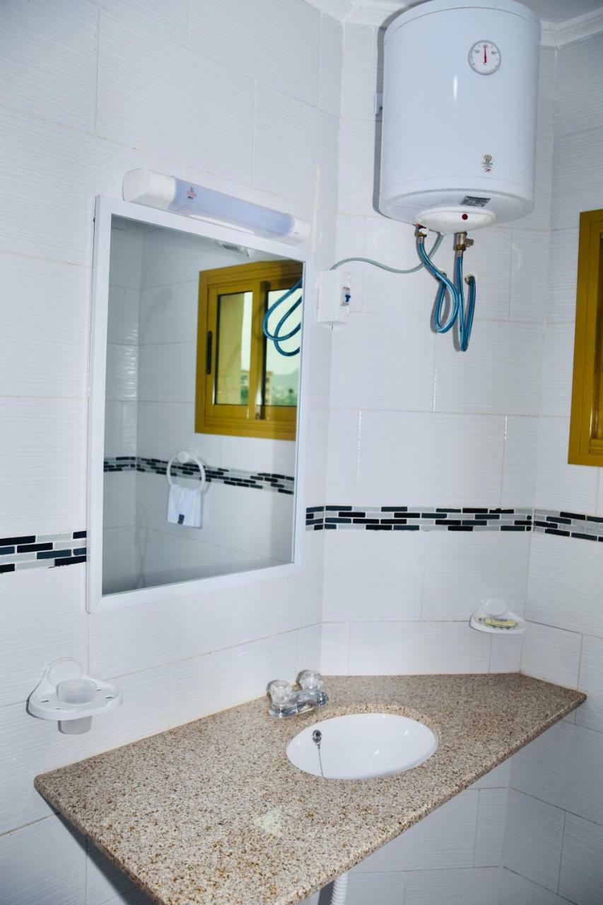 Hotel La Couronne Rw 야운데 외부 사진